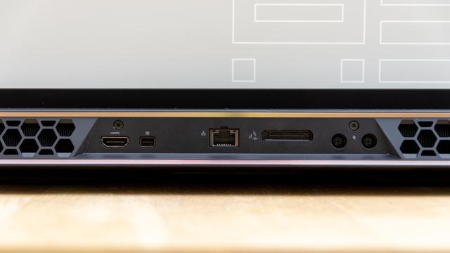 堪比旗舰台式机的性能怪兽，外星人Alienware Area-51m体验如何？