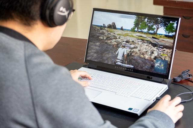 堪比旗舰台式机的性能怪兽，外星人Alienware Area-51m体验如何？