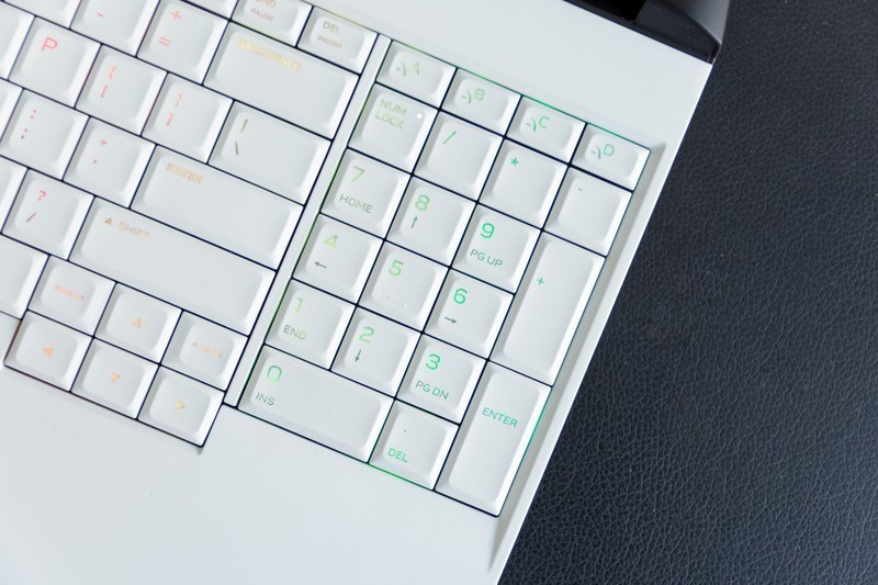 堪比旗舰台式机的性能怪兽，外星人Alienware Area-51m体验如何？