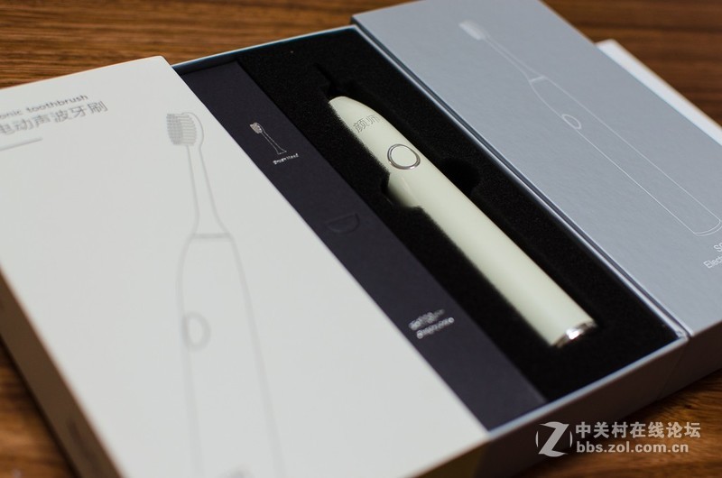 无极调速，适合全年龄段的颜师声波电动牙刷体验