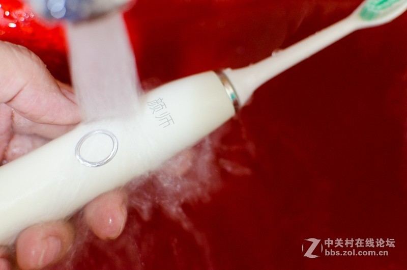 无极调速，适合全年龄段的颜师声波电动牙刷体验