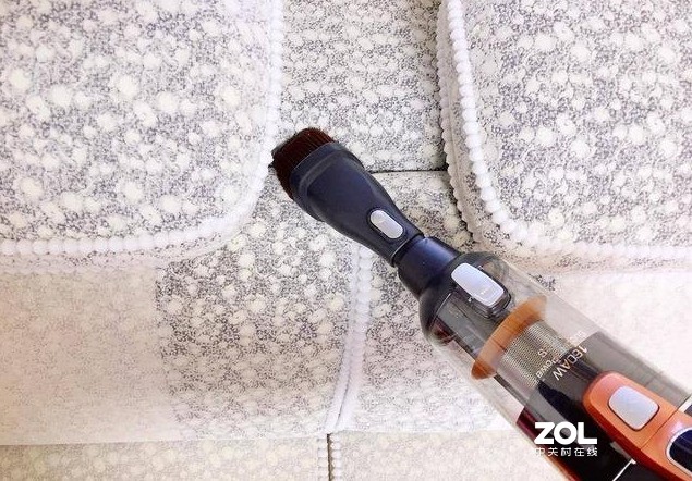 还在傻傻的擦书架?莱克立式吸尘器一机多用轻松搞定高处清洁