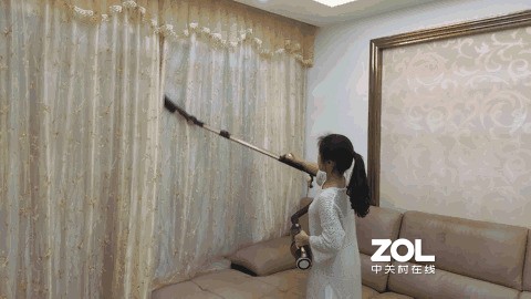 还在傻傻的擦书架?莱克立式吸尘器一机多用轻松搞定高处清洁