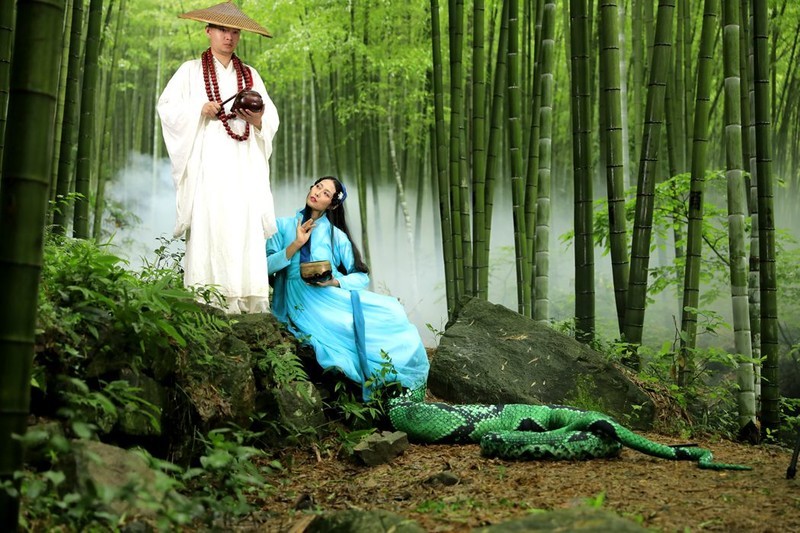 法海和青蛇的故事