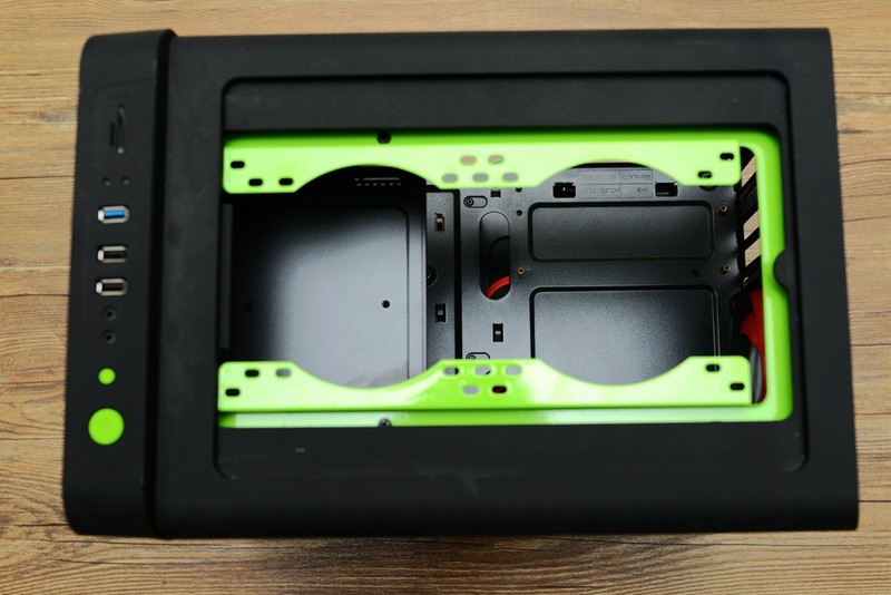 小机箱也玩定制线，碳立方搭配先马750W金牌