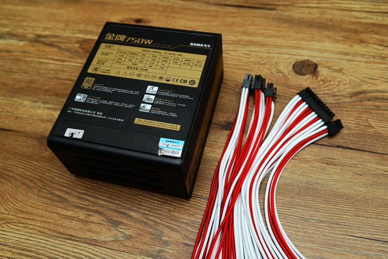 小机箱也玩定制线，碳立方搭配先马750W金牌