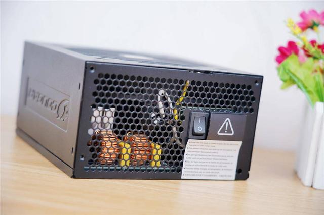 智能温控，安静无忧，骨伽 GEX650你装机的最佳小伙伴