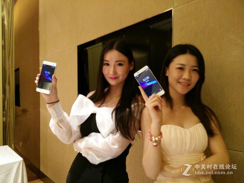 #国民良品发布会# 小辣椒9真机图赏，够不够辣？（有妹子）