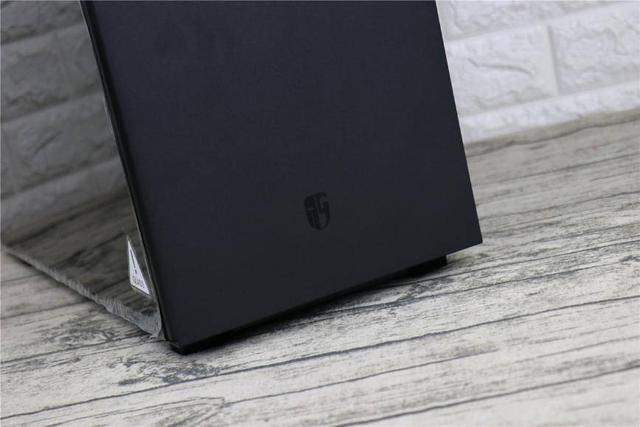 来自魔方世界的清爽，售价599元，这个夏天值得你拥有