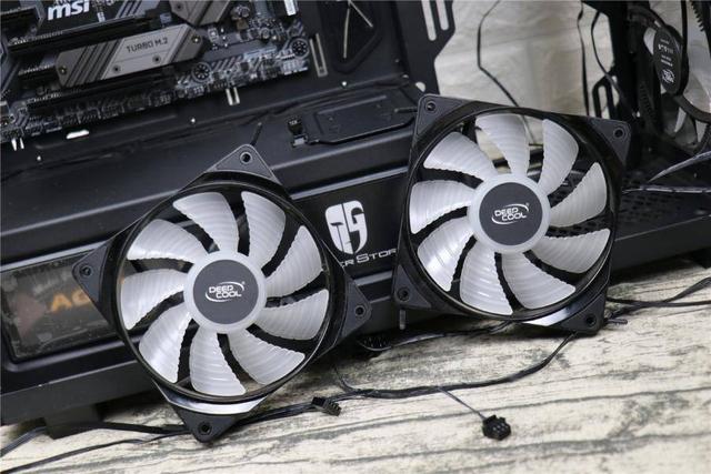 来自魔方世界的清爽，售价599元，这个夏天值得你拥有