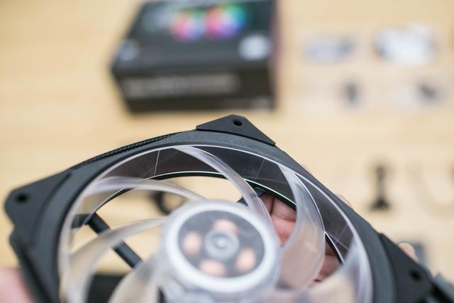 看得见的“芯”动——酷冷至尊 冰神P240开箱