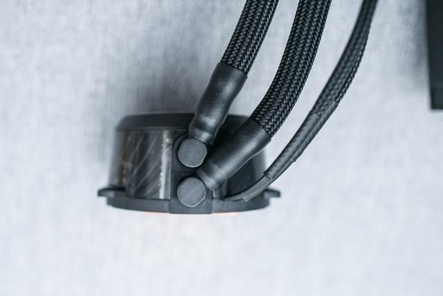 看得见的“芯”动——酷冷至尊 冰神P240开箱