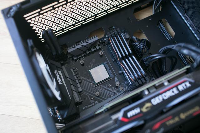 看得见的“芯”动——酷冷至尊 冰神P240开箱