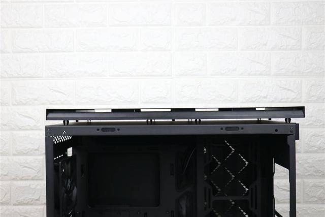 来自魔方世界的清爽，售价599元，这个夏天值得你拥有