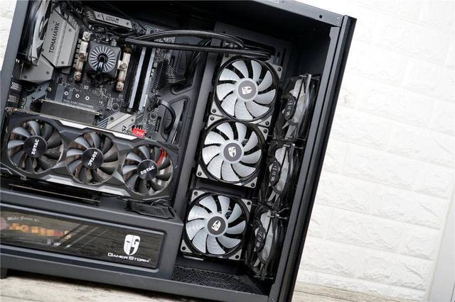 来自魔方世界的清爽，售价599元，这个夏天值得你拥有