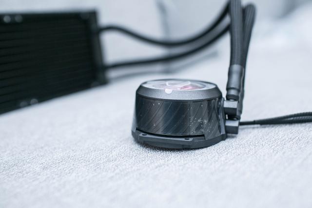 看得见的“芯”动——酷冷至尊 冰神P240开箱