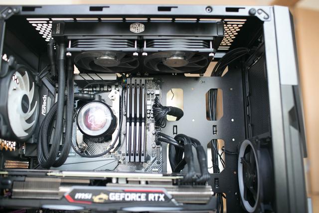 看得见的“芯”动——酷冷至尊 冰神P240开箱