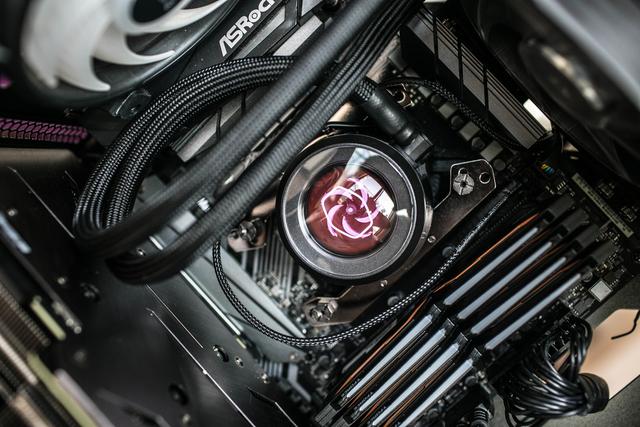 看得见的“芯”动——酷冷至尊 冰神P240开箱