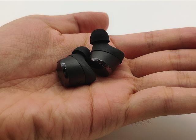 让苹果汗颜的顶级蓝牙耳机，可以自己调节音效耳机JEET Air Plu