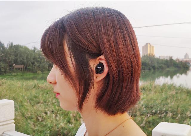 让苹果汗颜的顶级蓝牙耳机，可以自己调节音效耳机JEET Air Plu