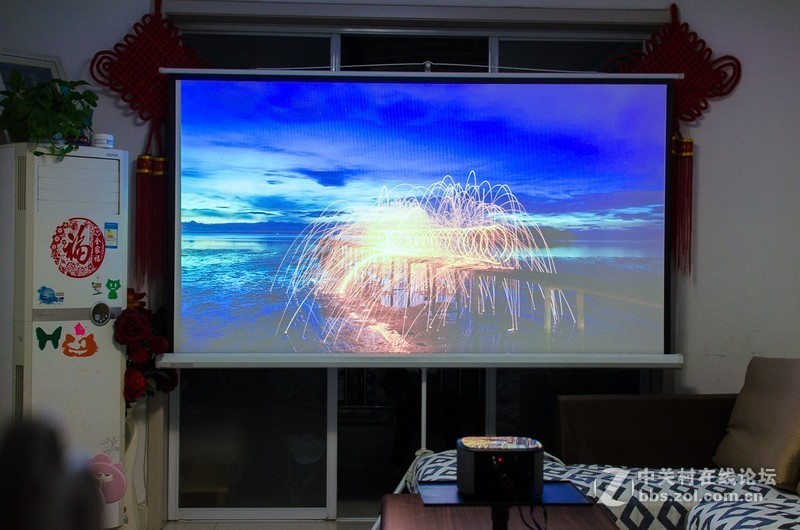 首款远场AI+1080P+1100流明，坚果J7S堪称旗舰智能投影解毒之选