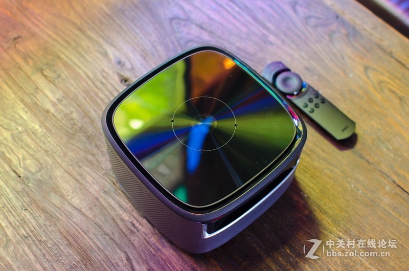 首款远场AI+1080P+1100流明，坚果J7S堪称旗舰智能投影解毒之选