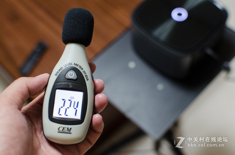 首款远场AI+1080P+1100流明，坚果J7S堪称旗舰智能投影解毒之选