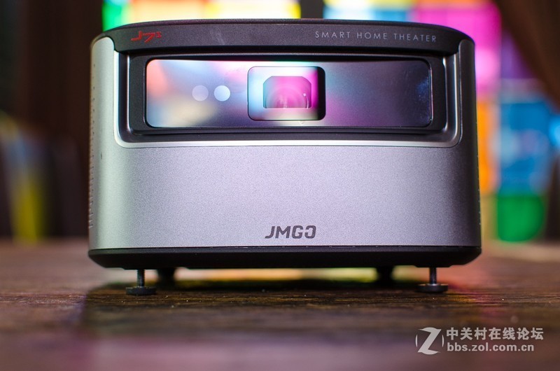 首款远场AI+1080P+1100流明，坚果J7S堪称旗舰智能投影解毒之选