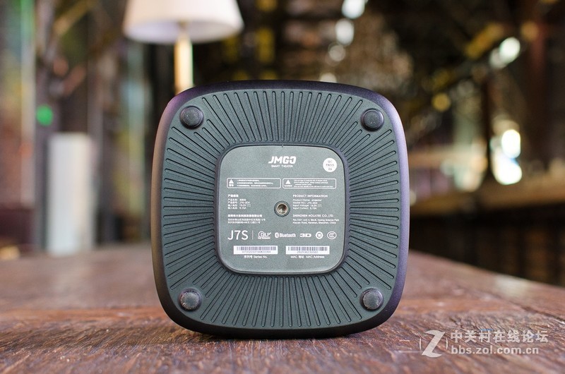 首款远场AI+1080P+1100流明，坚果J7S堪称旗舰智能投影解毒之选