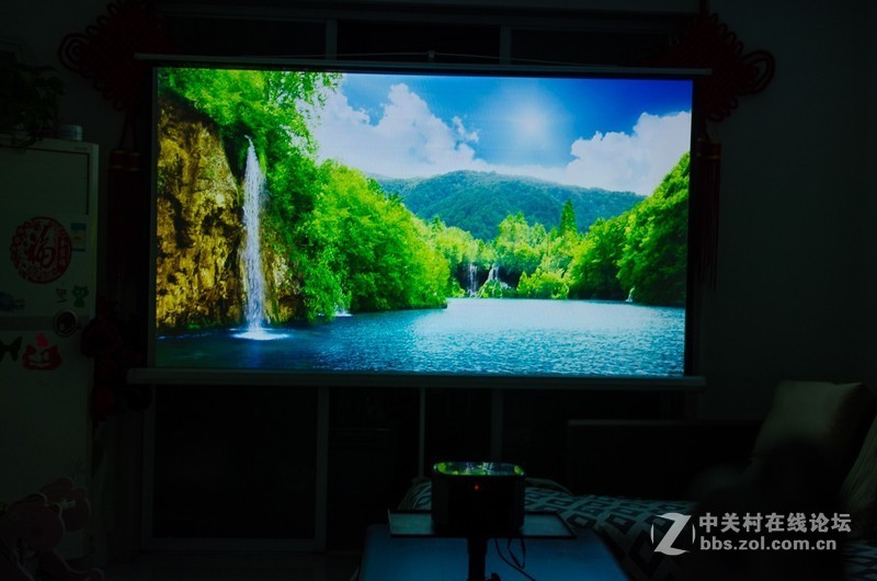 首款远场AI+1080P+1100流明，坚果J7S堪称旗舰智能投影解毒之选