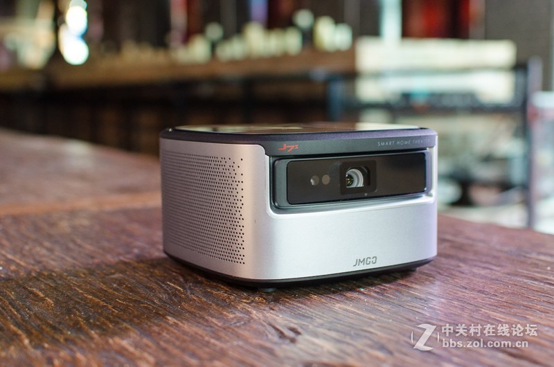 首款远场AI+1080P+1100流明，坚果J7S堪称旗舰智能投影解毒之选