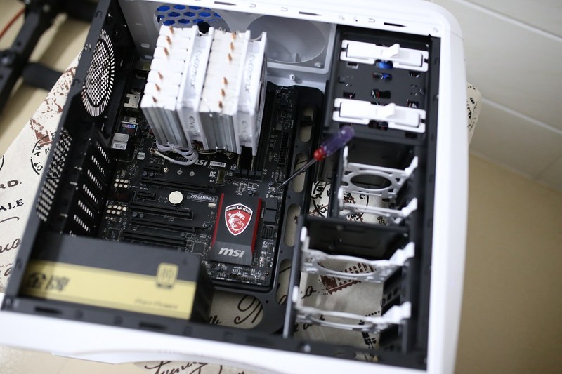 表妹说没电脑不上学，4790K 异极内存超频作业