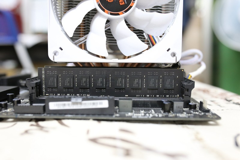 表妹说没电脑不上学，4790K 异极内存超频作业