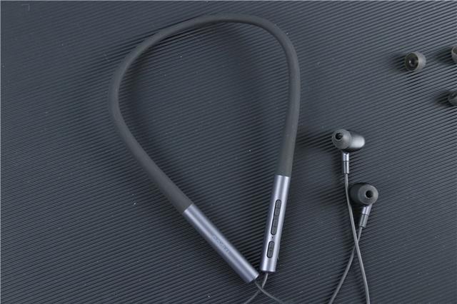 蓝牙5.0，续航12小时，售价不足200元，雷柏XS100体验分享