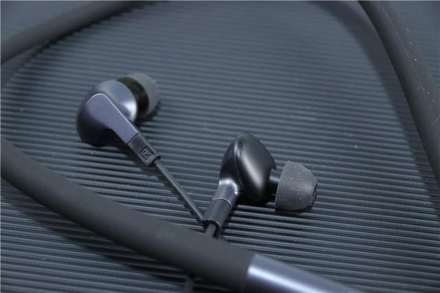 蓝牙5.0，续航12小时，售价不足200元，雷柏XS100体验分享