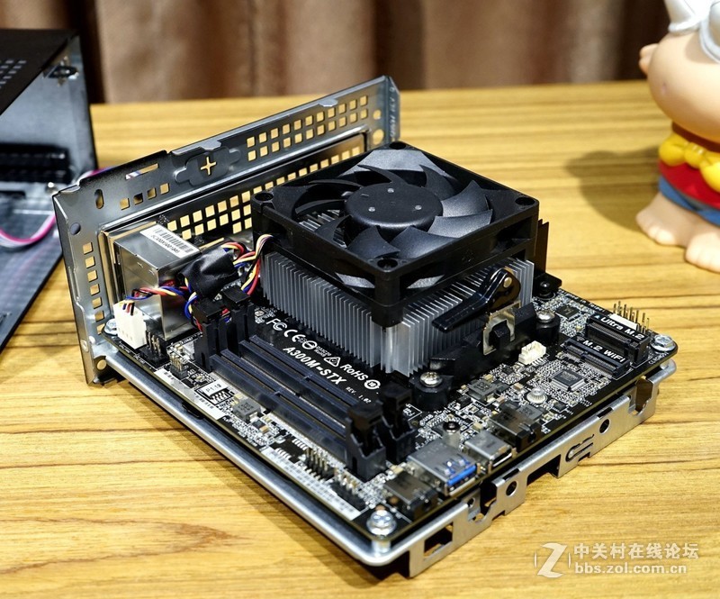 比pc台式机电源外置光驱还小的超mini主机华擎deskminia300准系统装机