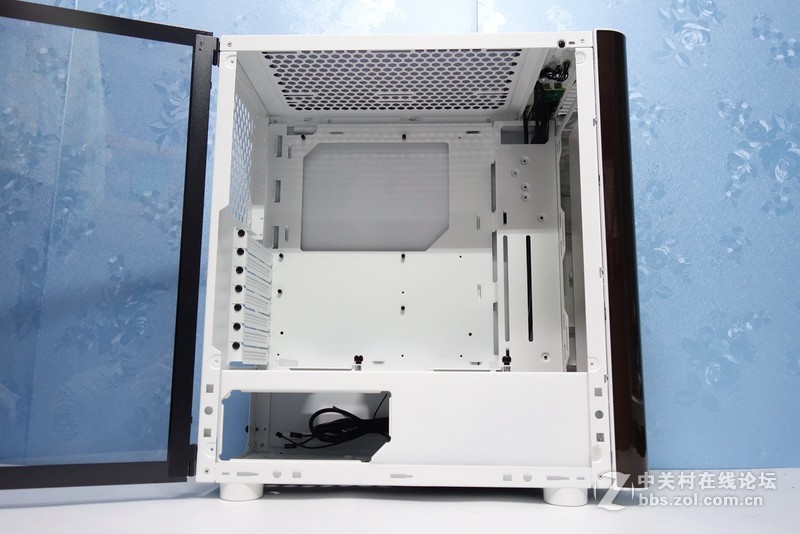 白色控最爱，Tt挑战者H3机箱