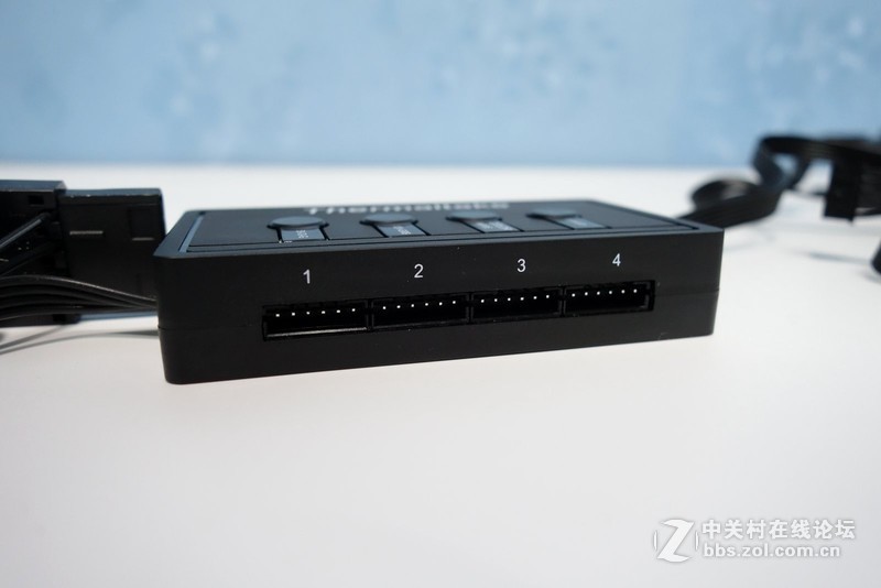 白色控最爱，Tt挑战者H3机箱