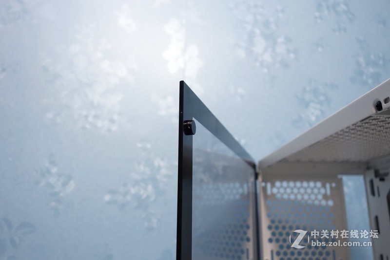 白色控最爱，Tt挑战者H3机箱