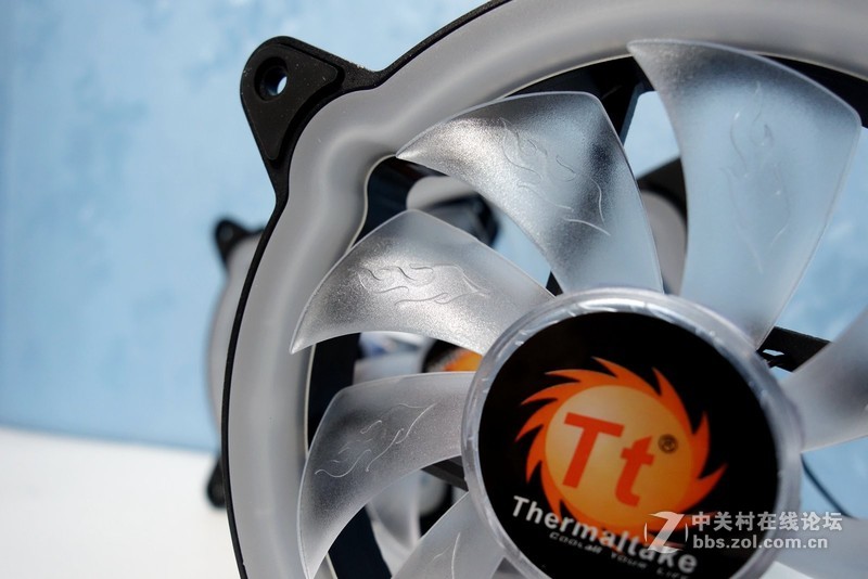 白色控最爱，Tt挑战者H3机箱