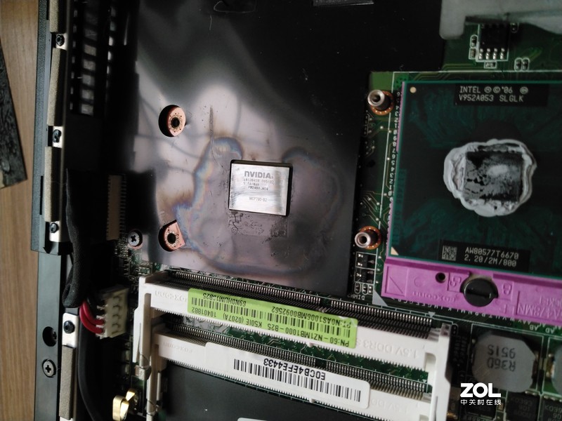 笔记本突然黑屏，再开也是黑屏，电脑听着在运行，