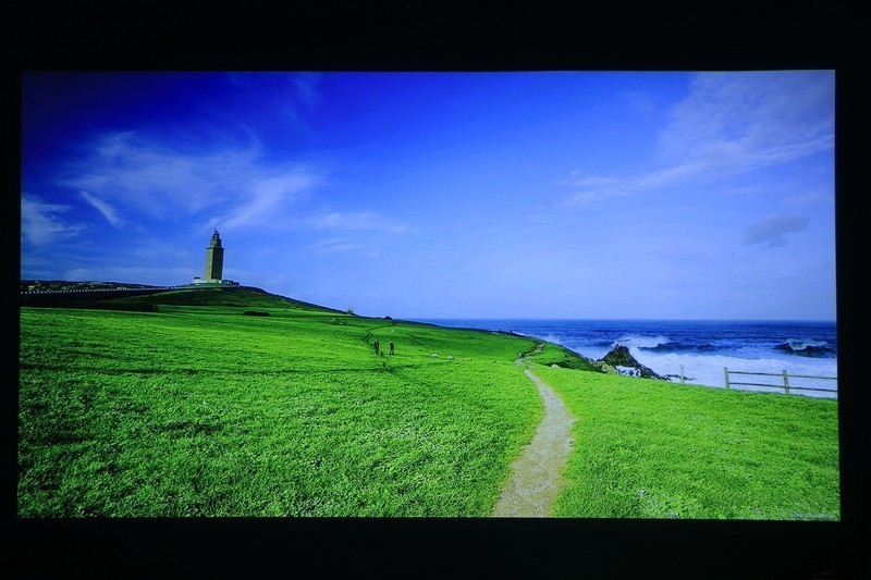 画面无感矫正，当贝投影仪F1C功能再升级，价格却更香