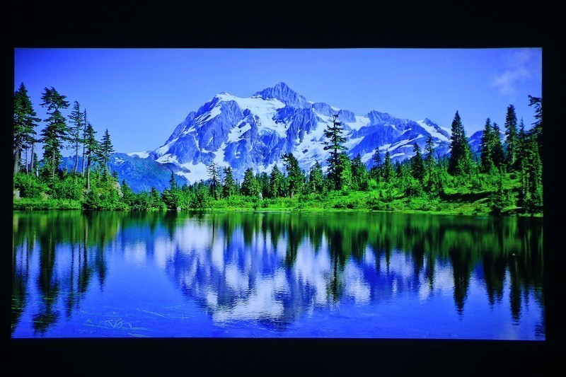 画面无感矫正，当贝投影仪F1C功能再升级，价格却更香