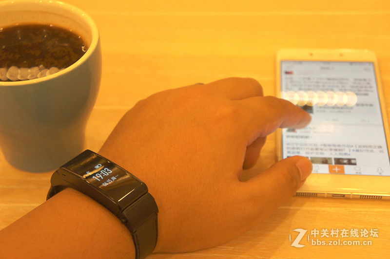 【囧说】智能手环的创造生存┃华为TalkBand B2消费体验