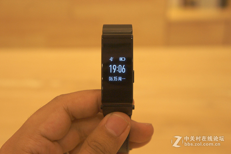 【囧说】智能手环的创造生存┃华为TalkBand B2消费体验
