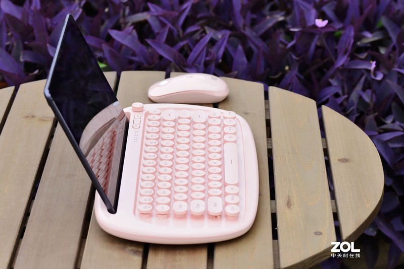 解锁新姿势，无线键盘玩出公主范，富德卡洛琳娜赏析