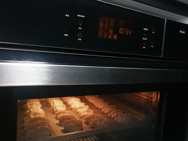 蒸烤箱蒸菜太神奇，能把味道牢牢锁住