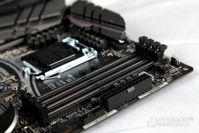 英伟达定制信仰机箱，顶级配置怼上