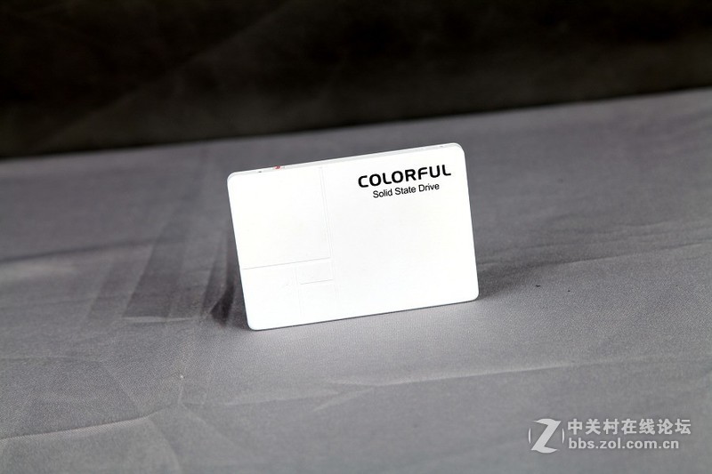 英伟达定制信仰机箱，顶级配置怼上