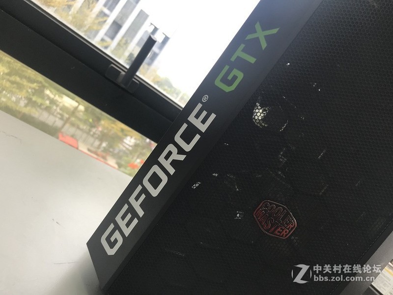 英伟达定制信仰机箱，顶级配置怼上